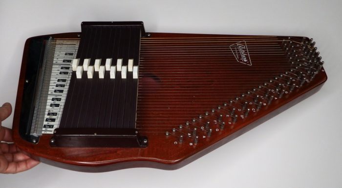 Vintage 12-Chord Autoharp by Oscar Schmidt